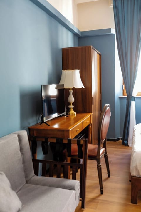 In-room safe, desk, blackout drapes, soundproofing