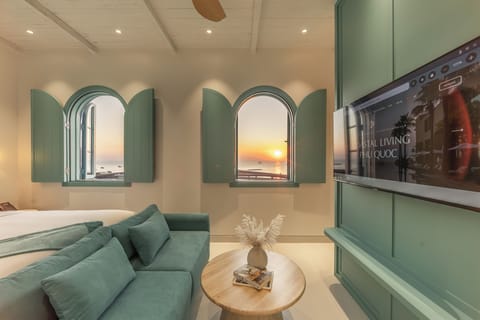 Executive Double Room, Sea View | Desk, free WiFi