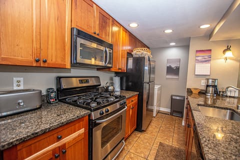 Lake Forest 117 - Kitchen