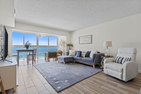 Condo, Multiple Beds (Edgewater West 65) | Living area