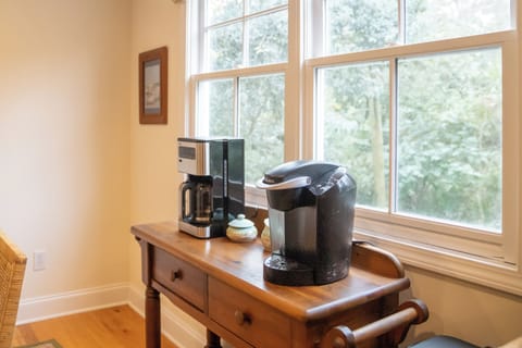 Coffee bar with Keurig and full size drip coffee maker 