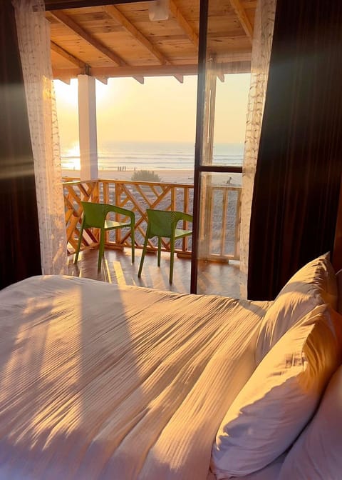 Deluxe Single Room, Balcony, Sea View | Egyptian cotton sheets, premium bedding, down comforters, pillowtop beds