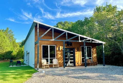 Welcome to our Bear Cabin! Relax a while.