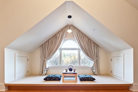 Premier Suite | Premium bedding, in-room safe, individually decorated