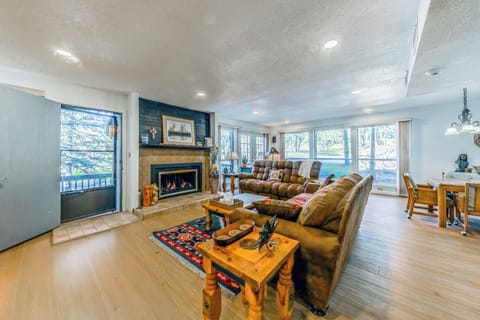 House, Multiple Beds, Patio, City View (Unit 204) | Living area | Fireplace