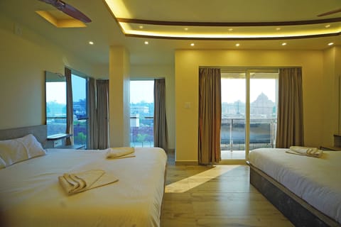 Family Quadruple Room | Desk, soundproofing, free WiFi, bed sheets