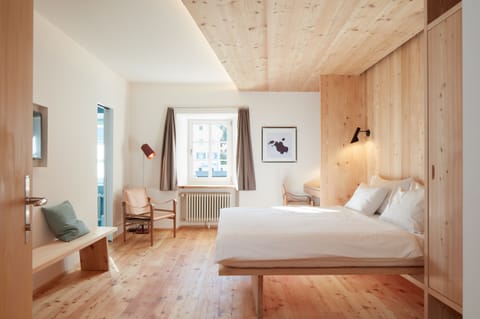 Basic Double Room, Mountain View | In-room safe, desk, iron/ironing board, free WiFi