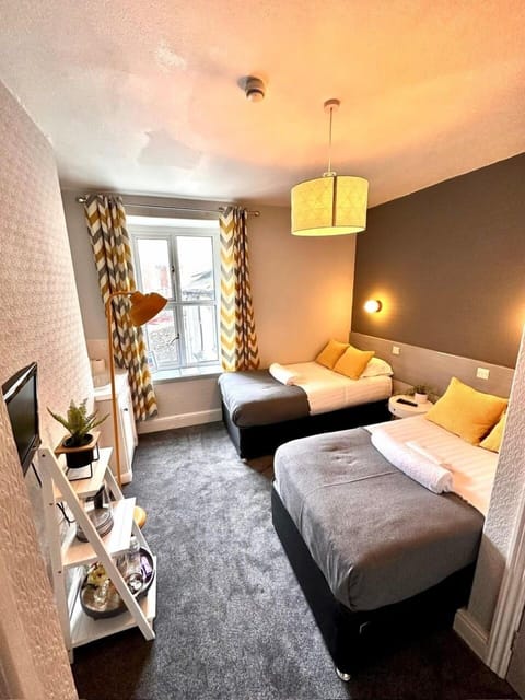 Standard Twin Room | Desk, iron/ironing board, free WiFi