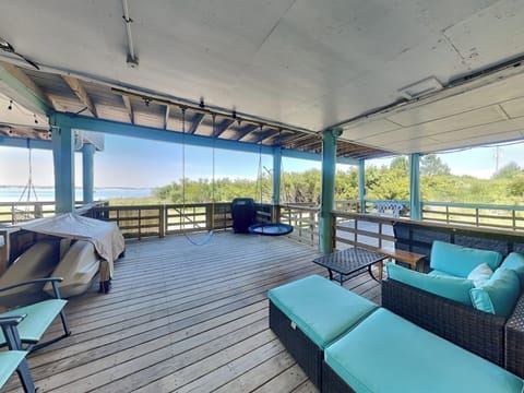Deck - Outdoor Lounge, Kayaks, Grill + Views of Sound - Ground Floor