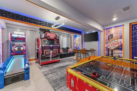 Awesome in-house game room! Huge commercial grade arcade machines - Jurassic Park arcade game, SkeeBall, Air hockey and XBox!