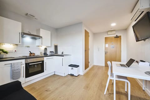 Superior Studio, Non Smoking | Private kitchen | Electric kettle