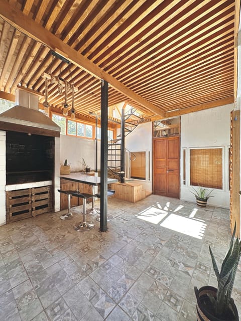 Deluxe Studio Suite, Multiple Beds | Living area