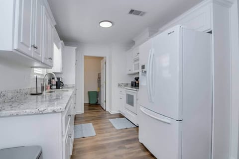 2e70007f 040b 4003 b37c 074ced2a0926