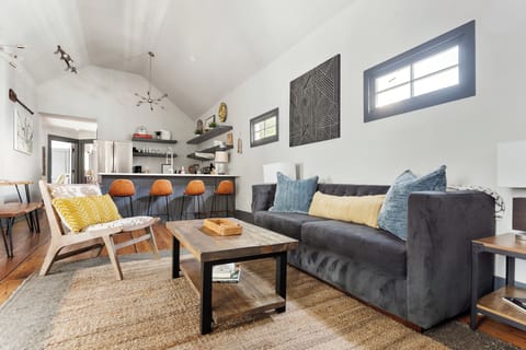 Precious Gem - Suite B | Blocks from King St