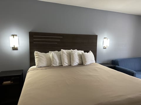 Iron/ironing board, free WiFi