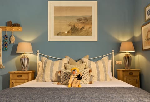 Deluxe | Hypo-allergenic bedding, free WiFi, bed sheets