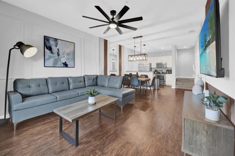8982 Silver Place (2).jpg