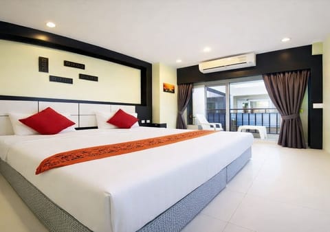 Superior Room | In-room safe, desk, soundproofing, free WiFi