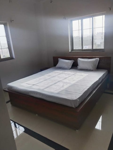 Deluxe Room, Garden View | Egyptian cotton sheets, premium bedding, down comforters