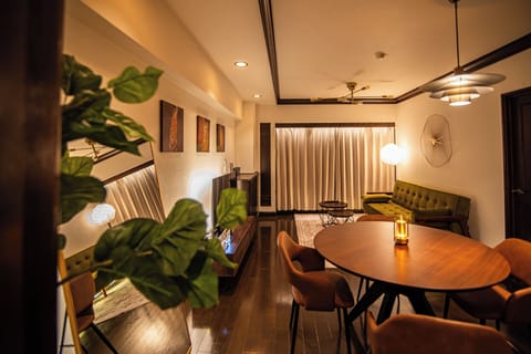 Apartment, City View | Living area
