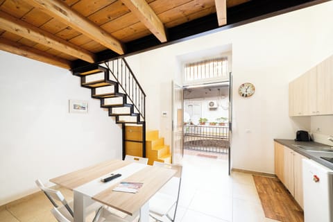 Classic Apartment | Free WiFi