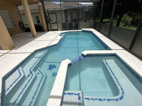 Relaxing pool with spa