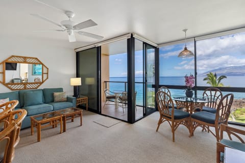 Condo, 1 Bedroom | Living area