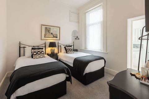 Danby at the Sandbeck, Whitby - Host & Stay