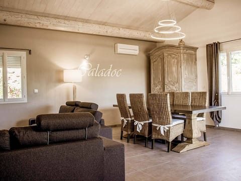 villa CALADOC