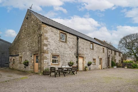 The Barn, Wheston - Host & Stay
