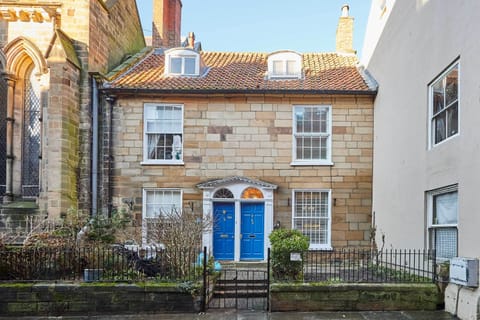 Dalton House, Whitby - Host & Stay