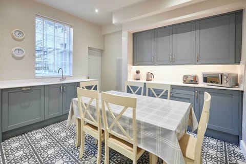 Dalton House, Whitby - Host & Stay