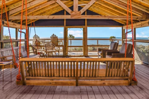 House, Multiple Beds (Quarters B) | Interior