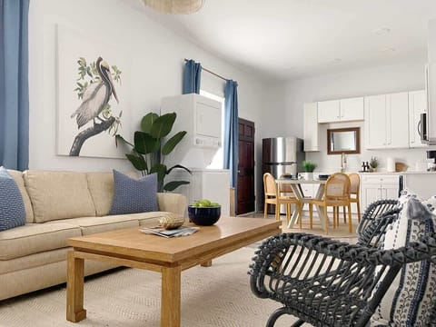 Flowing open living space that’s perfect for entertaining, playing games, or just unwinding.