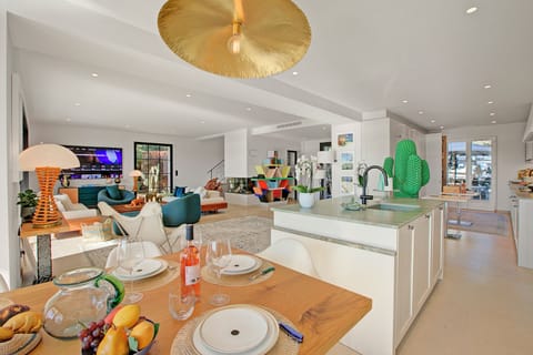 Kitchen and dining area