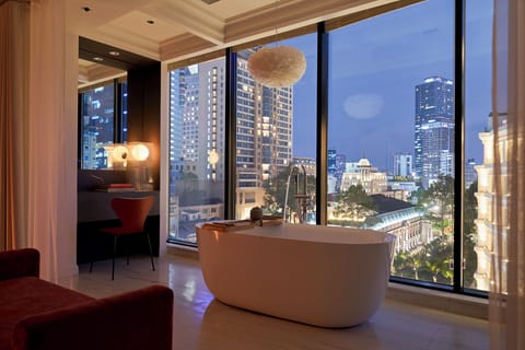 Grand Suite | Bathroom | Free toiletries, hair dryer, bathrobes, slippers