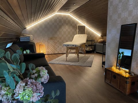Couples treatment rooms, body treatments, facials, Ayurvedic treatments