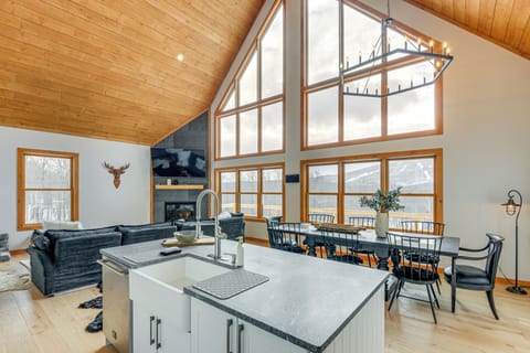 House (3 Bedrooms) | Interior