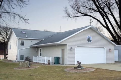 The point is a comfortable home to enjoy time with friends and family on the River. 