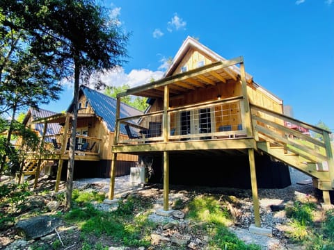 Lakefront Cabin with Loft