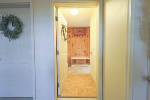 CCondo entry from hall