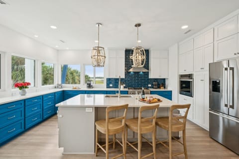 Pull up a stool! The breakfast bar is a great place to chat with the chef while they're cooking or enjoy an informal drink.