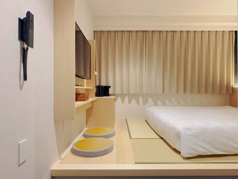 Economy Double Room | Down comforters, desk, laptop workspace, soundproofing