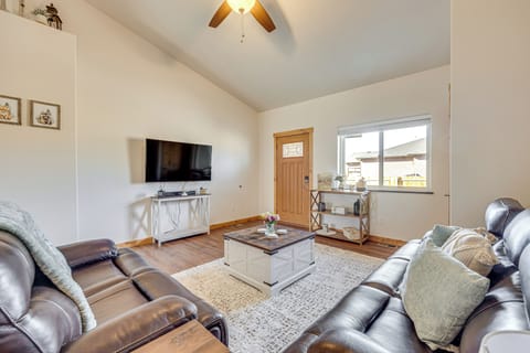 Cañon City Vacation Rental | 2BR | 2BA | 1,400 Sq Ft | Step-Free Entry