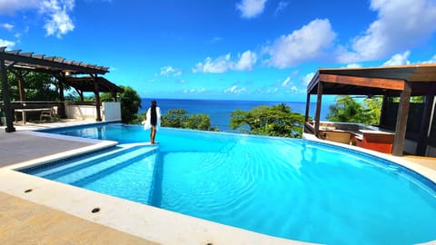 10 outdoor pools
