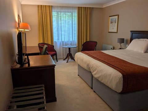 Superior Double Room, Ensuite | Desk, laptop workspace, free WiFi