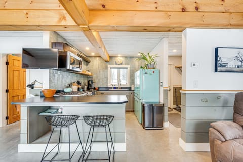 House (2 Bedrooms) | Interior