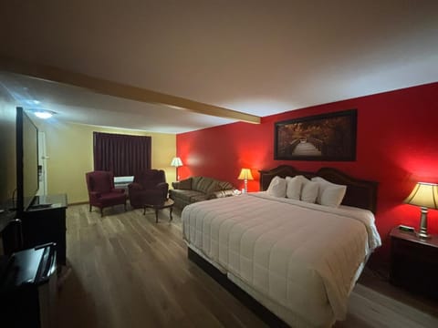 Desk, laptop workspace, iron/ironing board, free WiFi