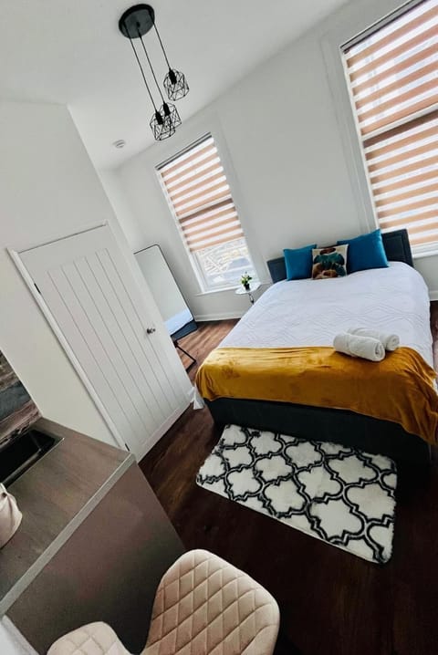 Comfort Studio, Ensuite, City View | Desk, free WiFi, bed sheets