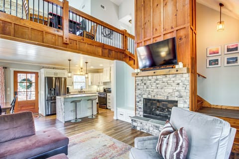 Ellijay Vacation Rental | 3BR | 3BA | 3 Steps to Enter | 2,000 Sq Ft
